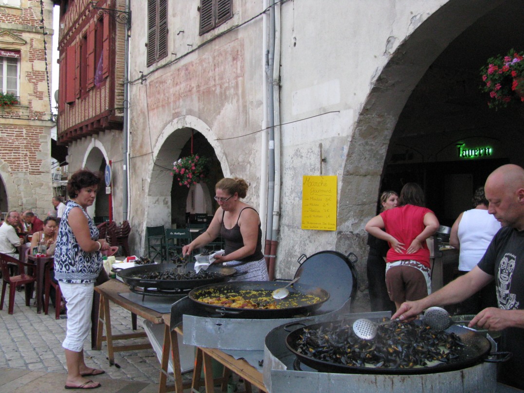 Evening Market in Villeneuve-sur-lot